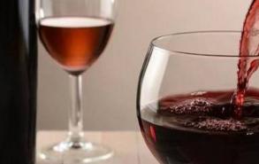 葡萄酒跟红酒有什么区别