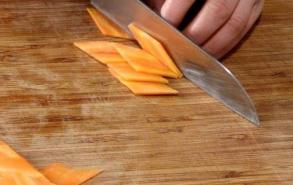 胡萝卜怎么切成菱形